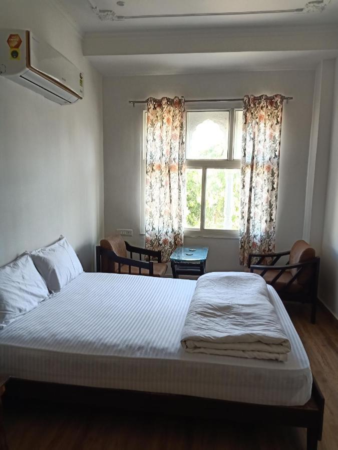Hindupura Residency Hotel ซาวาย มาโดปูร์ ภายนอก รูปภาพ