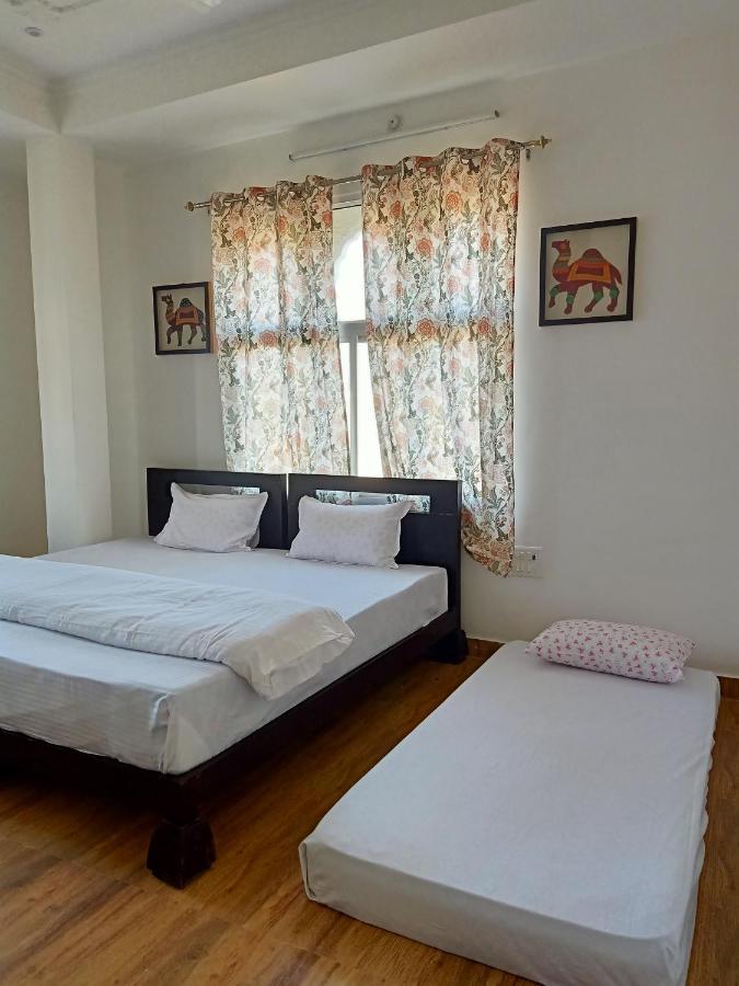 Hindupura Residency Hotel ซาวาย มาโดปูร์ ภายนอก รูปภาพ
