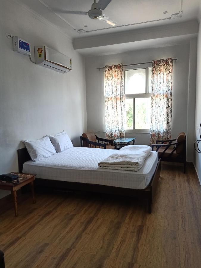 Hindupura Residency Hotel ซาวาย มาโดปูร์ ภายนอก รูปภาพ