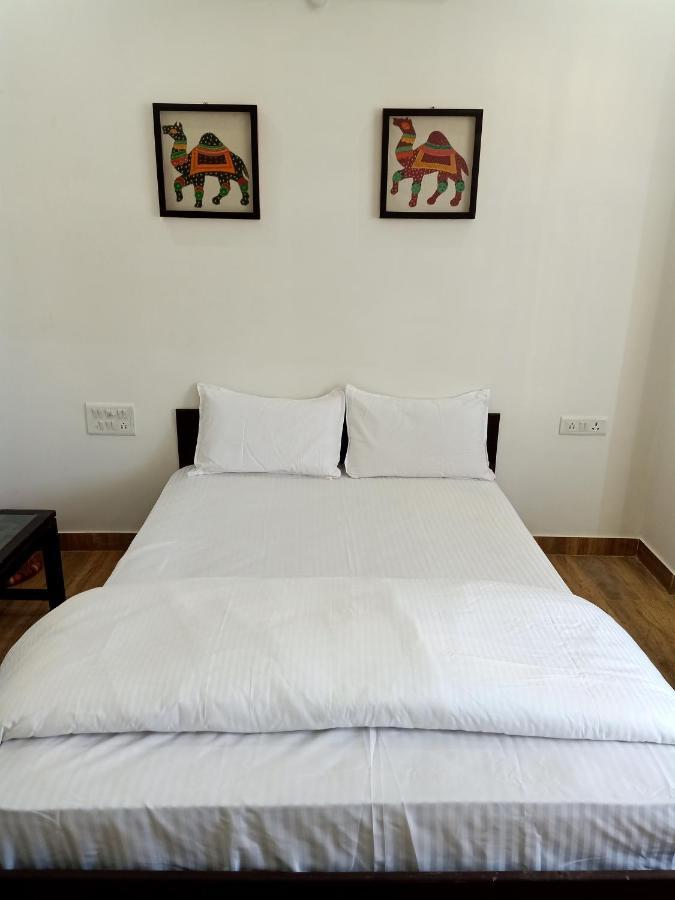 Hindupura Residency Hotel ซาวาย มาโดปูร์ ภายนอก รูปภาพ