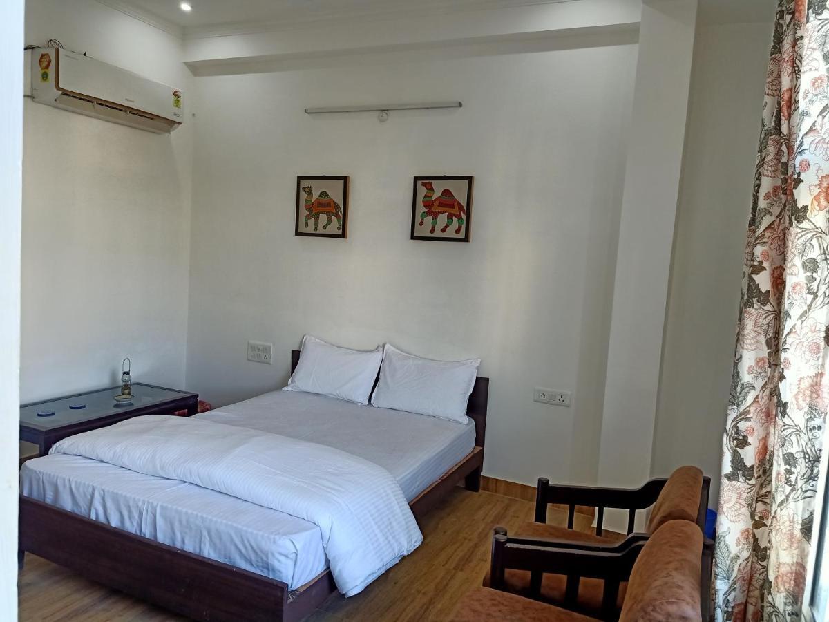 Hindupura Residency Hotel ซาวาย มาโดปูร์ ภายนอก รูปภาพ