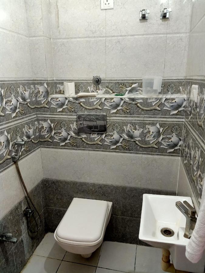 Hindupura Residency Hotel ซาวาย มาโดปูร์ ภายนอก รูปภาพ