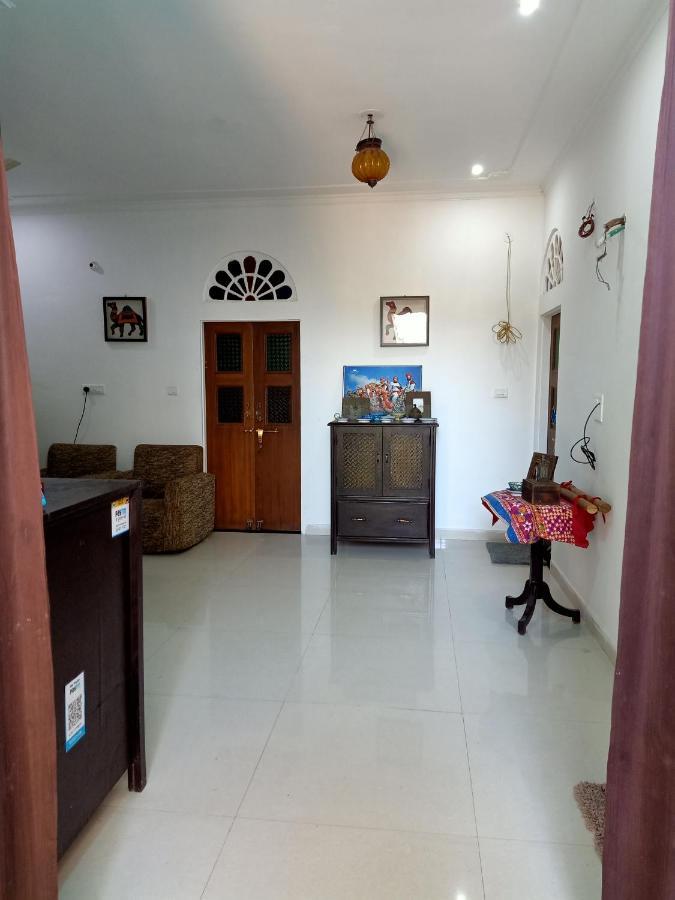 Hindupura Residency Hotel ซาวาย มาโดปูร์ ภายนอก รูปภาพ