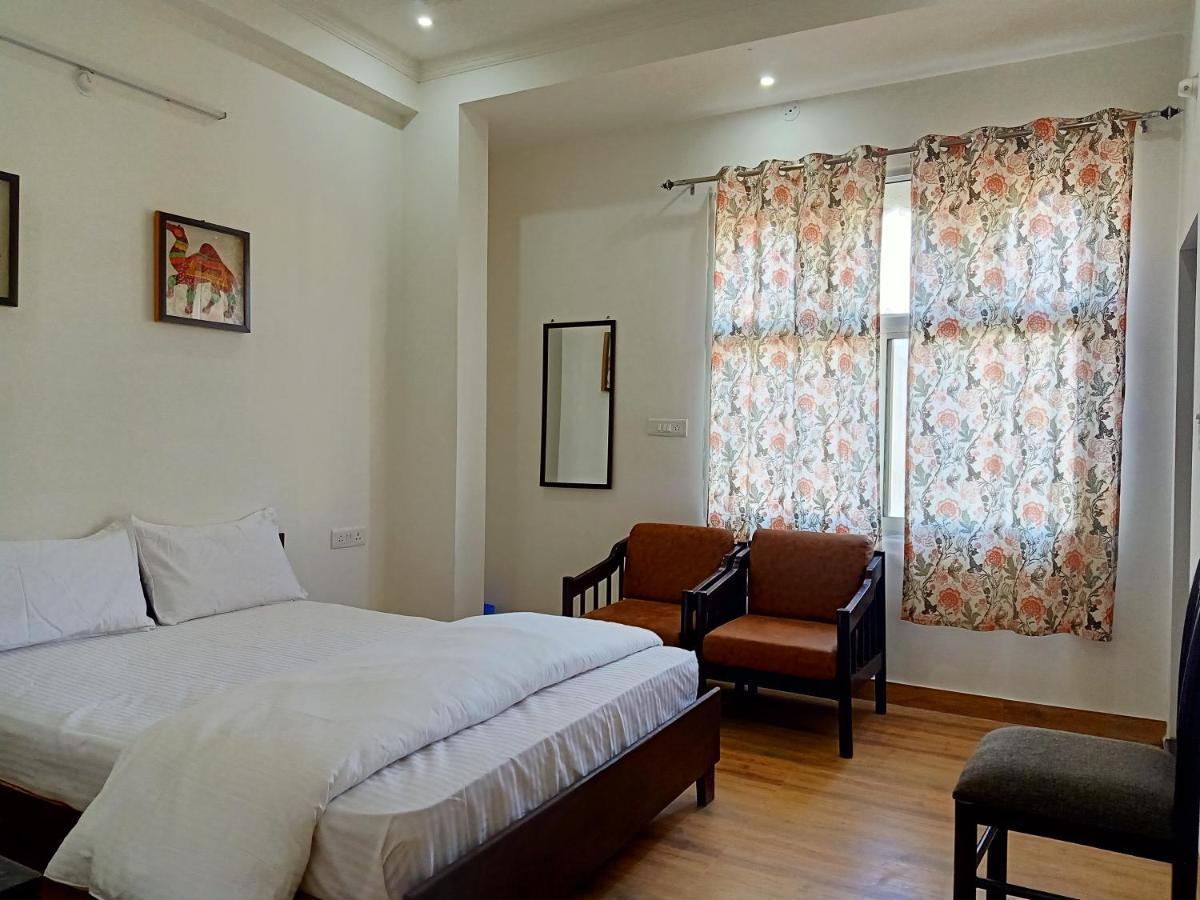 Hindupura Residency Hotel ซาวาย มาโดปูร์ ภายนอก รูปภาพ